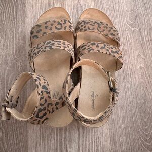 Strappy platform sandals